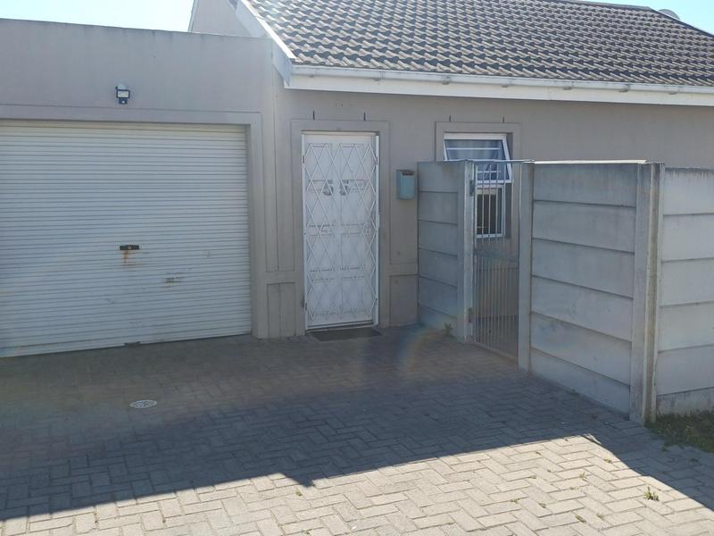 2 Bedroom Property for Sale in Bernadino Heights Western Cape